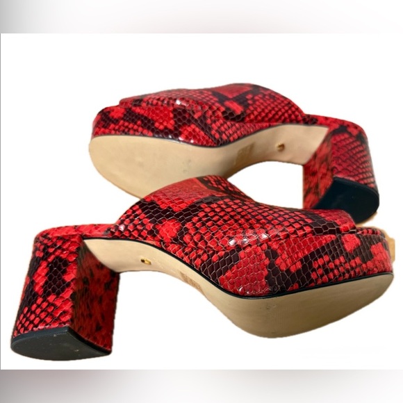RAYE BRAND Bold Red Snake Print Platform Block Heels. SIZE: 7.5 / 38 - Picture 5 of 9